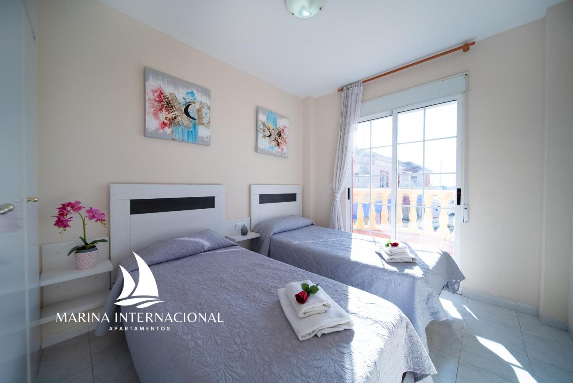 Apartamentos Marina Internacional Torrevieja Bagian luar foto